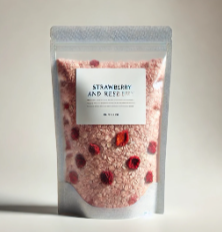 Instantní ovesná kaše s jahodami a malinami – zdravá a rychlá snídaně plná vlákniny