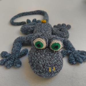 Ručně háčkovaný maxi mlok - modrošedý